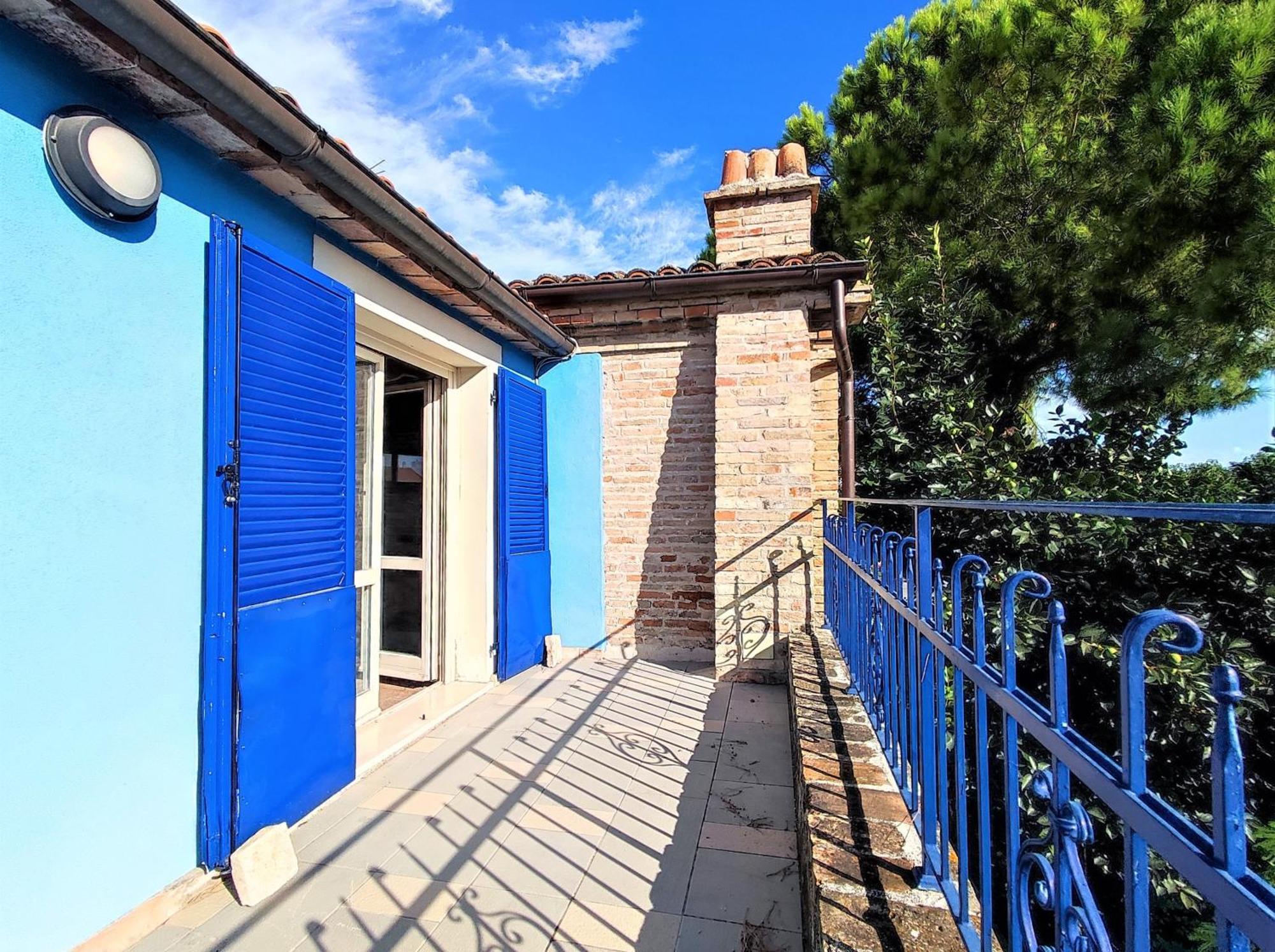 La Casa Della Cicogna Una Casa Al Mare Ideale Anche Per Gli Impegni Di Lavoro O Studio Villa Bellocchi Exterior photo